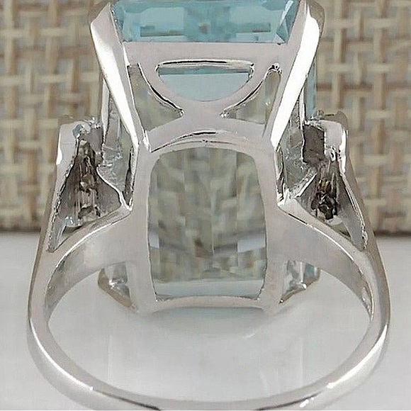 Large Sky Blue Sparkly Ring - Picture 3 of 7